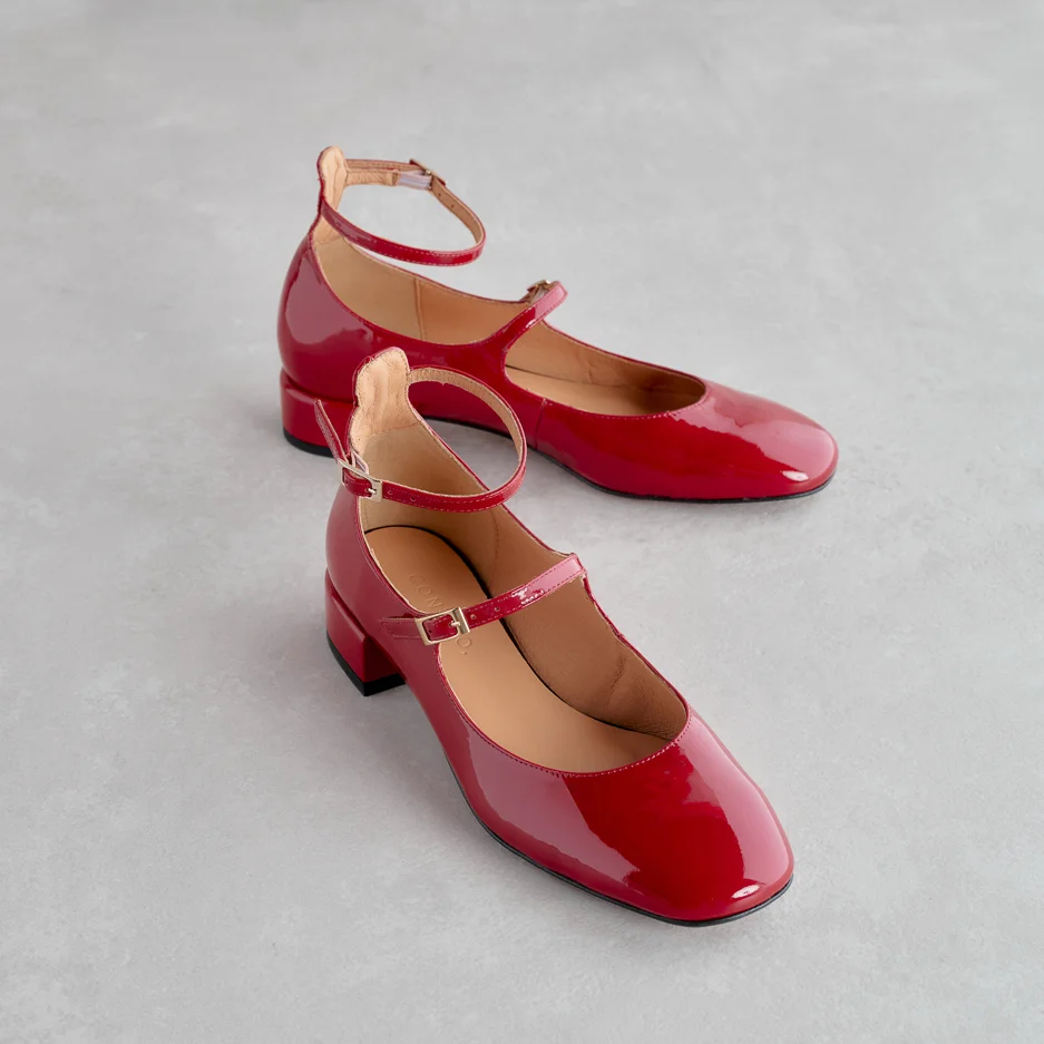 Scarpe con cinturino alla caviglia: a chi stanno bene e come abbinarle, Contigo