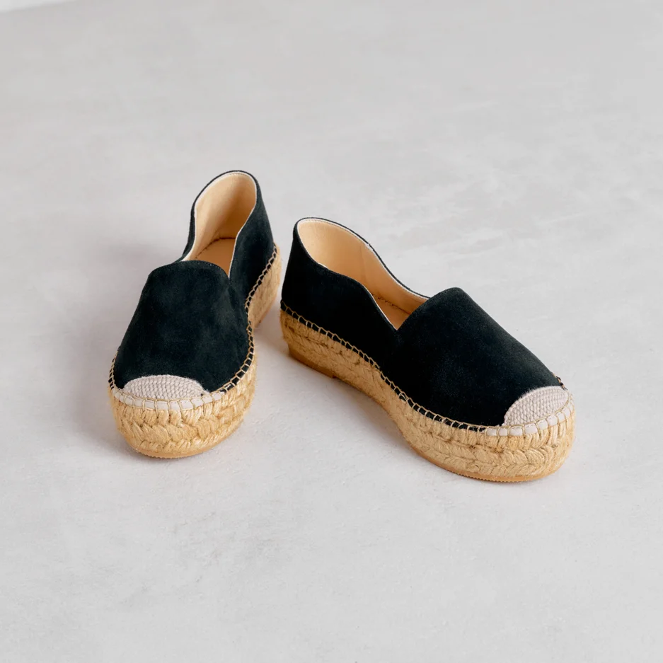 Non solo sandali: le scarpe chiuse da indossare in estate, Contigo