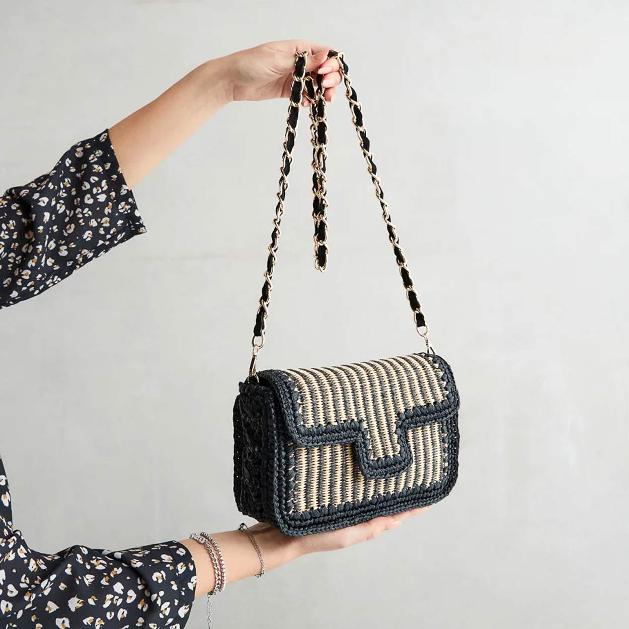 Pochette da donna: la borsa da avere e i consigli per indossarla, Contigo